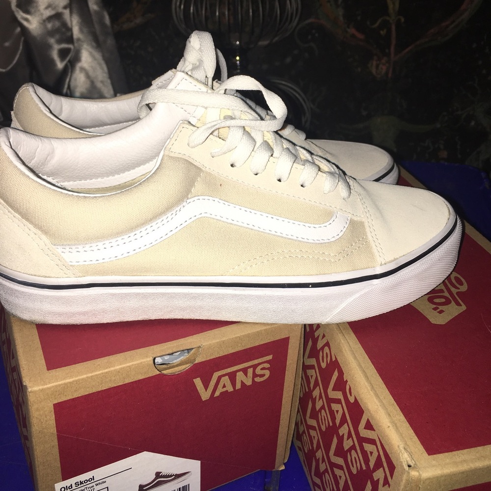 Natural Vans old skool, birch/white size 7.5 US men/ 9.0 US women Almost new.